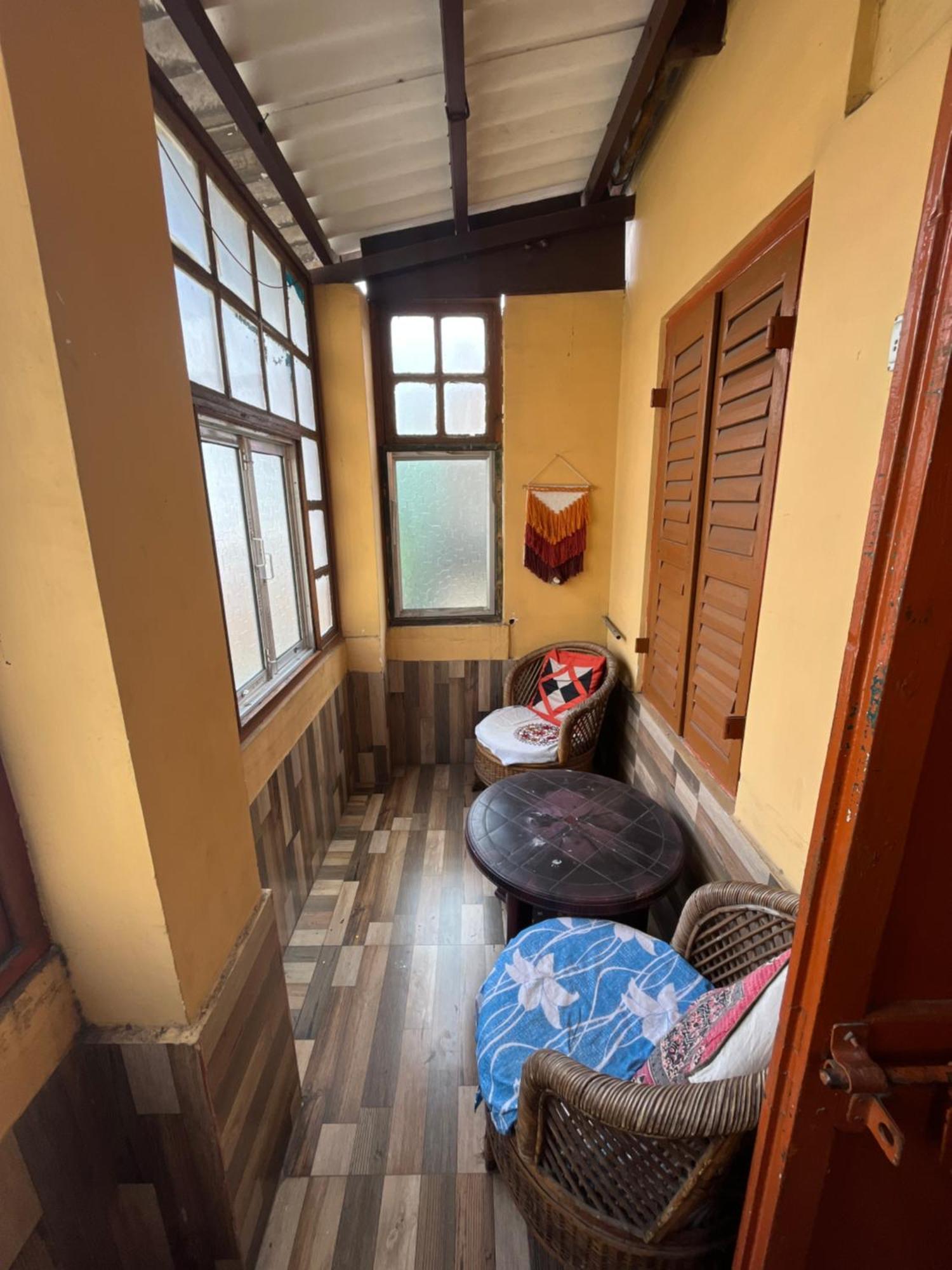 Calcutta Backpackers Homestay- For Travellers And Backpackers ภายนอก รูปภาพ